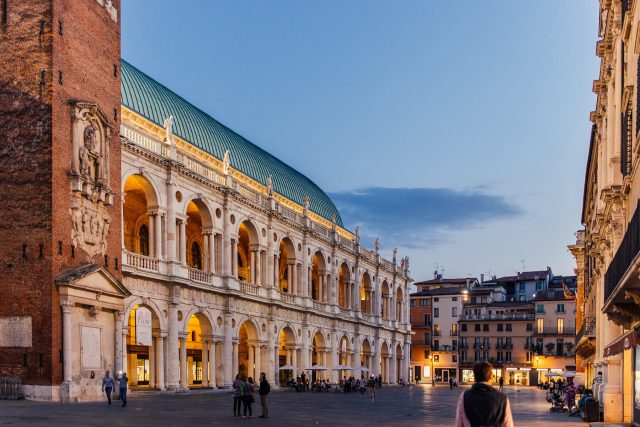 Vicenza-piazza-delle-erbe