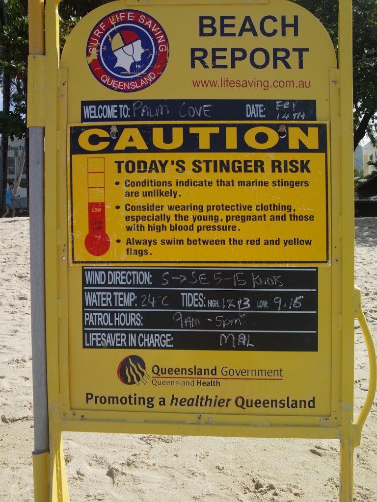 lavorare in Australia Cartello-pericolo-meduse-Australia