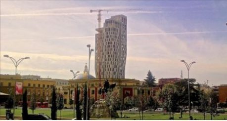 palazzo-in-costruzione-Tirana