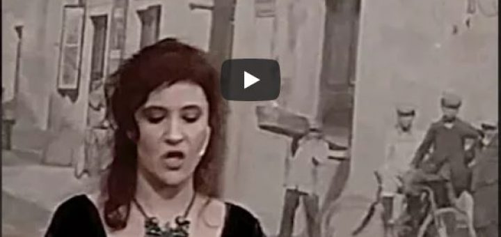 Attrice-Valentina-Veratrini-legge-monologo-di-Loredana-de-Michelis