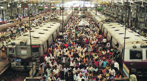 folla-bombay-stazione